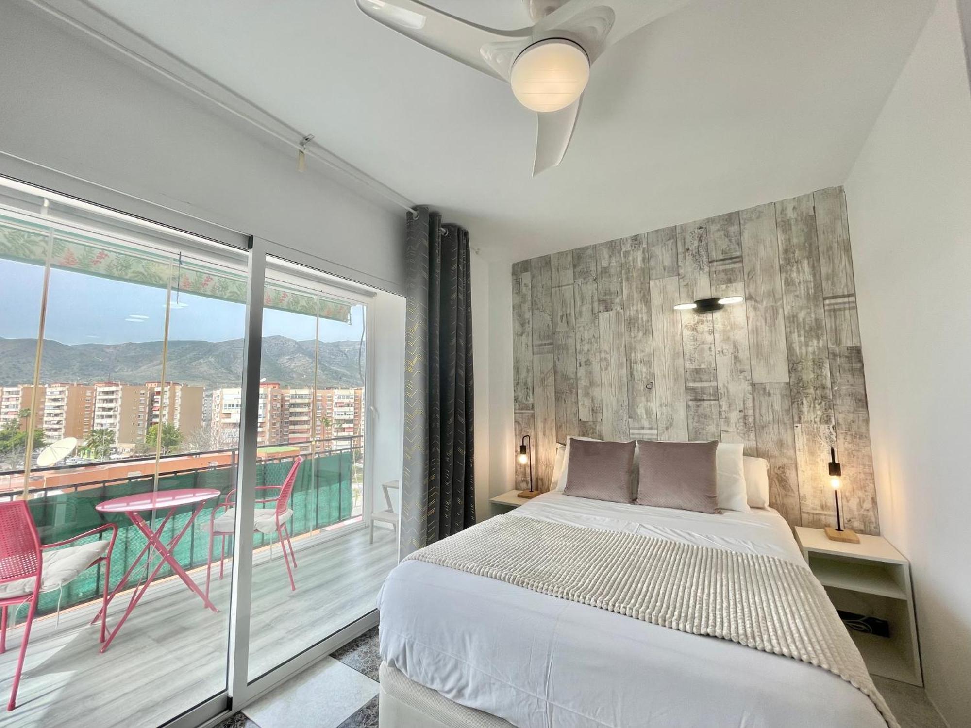 Lafrenchtouch - Coqueto Estudio Terraza Con Vistas 托雷莫利诺斯 外观 照片